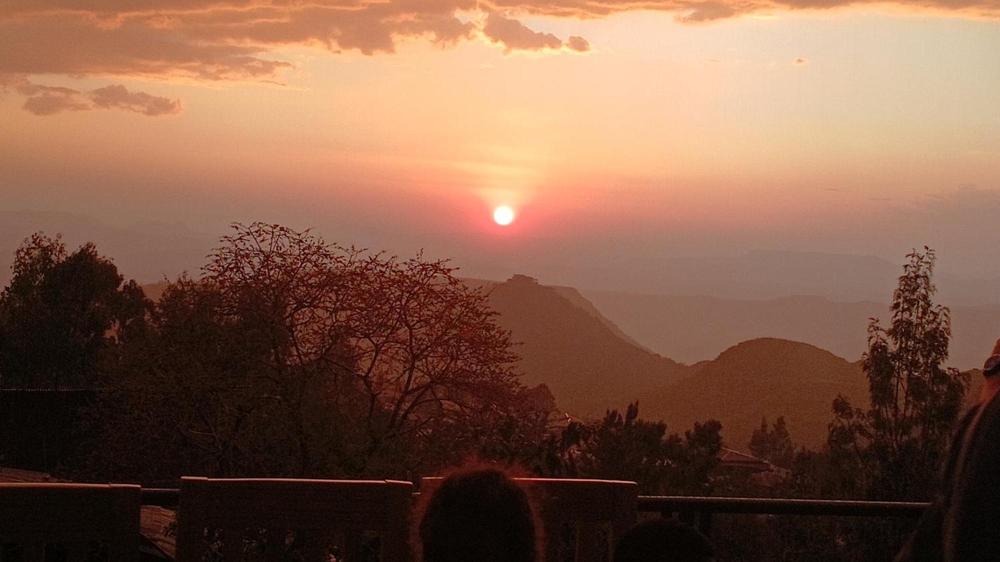 Blue Nile Guest House Лалибэла Экстерьер фото