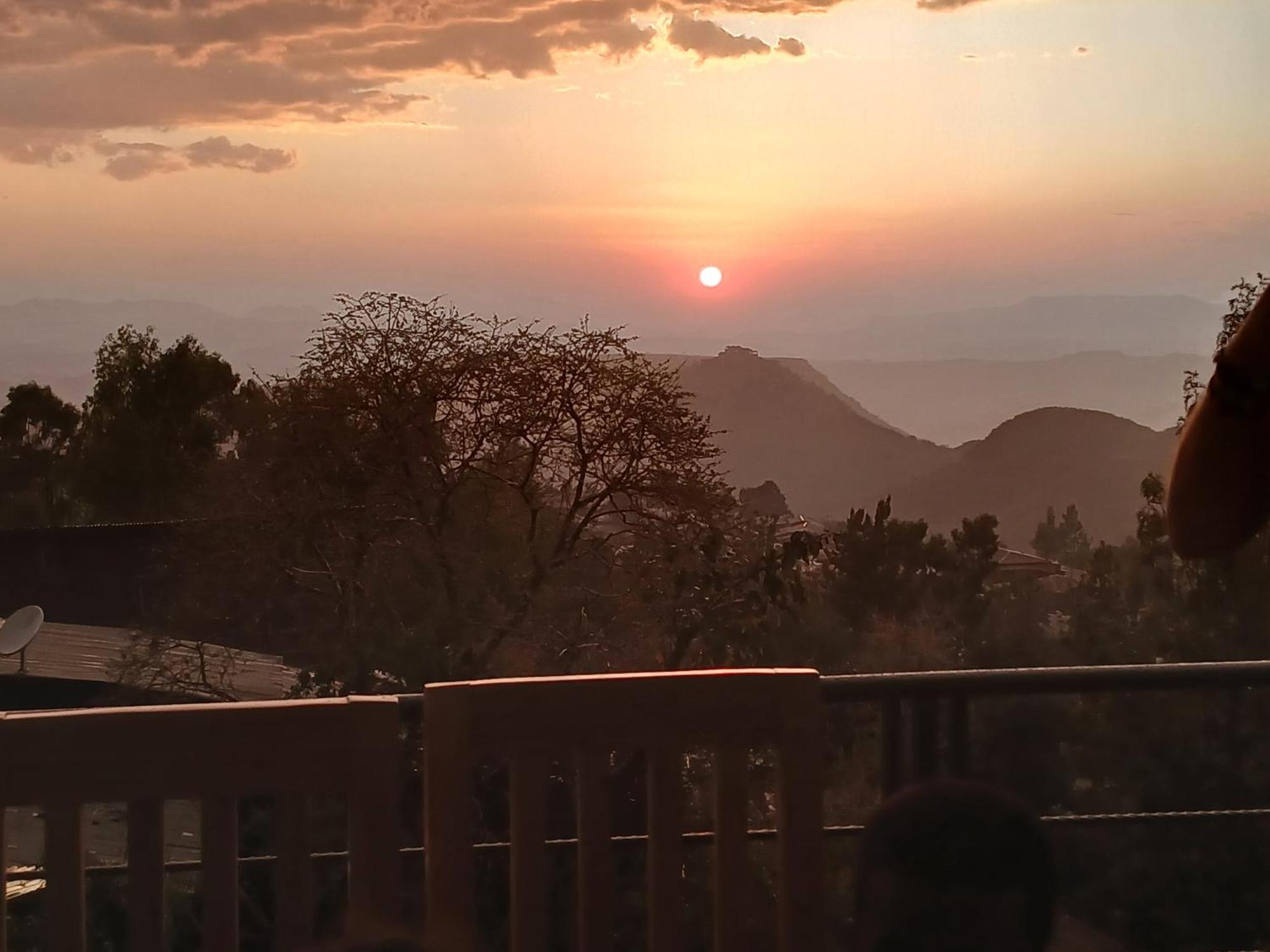 Blue Nile Guest House Лалибэла Экстерьер фото