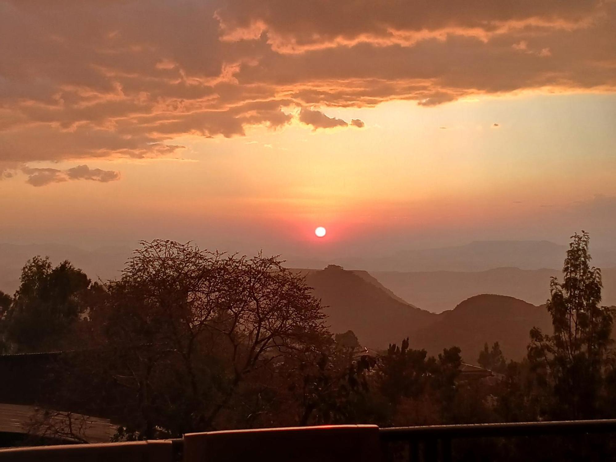 Blue Nile Guest House Лалибэла Экстерьер фото